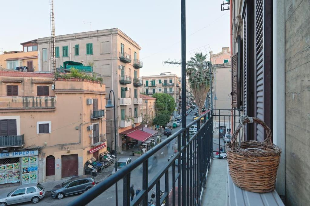 La Casuzza Del Borgo - Porto - Politeama Lejlighed Palermo Eksteriør billede